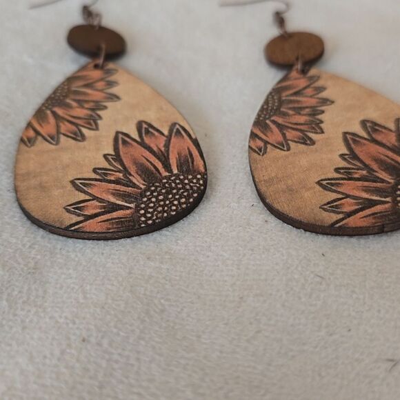 Wooden earrings 2 pair - Picture 4 of 10